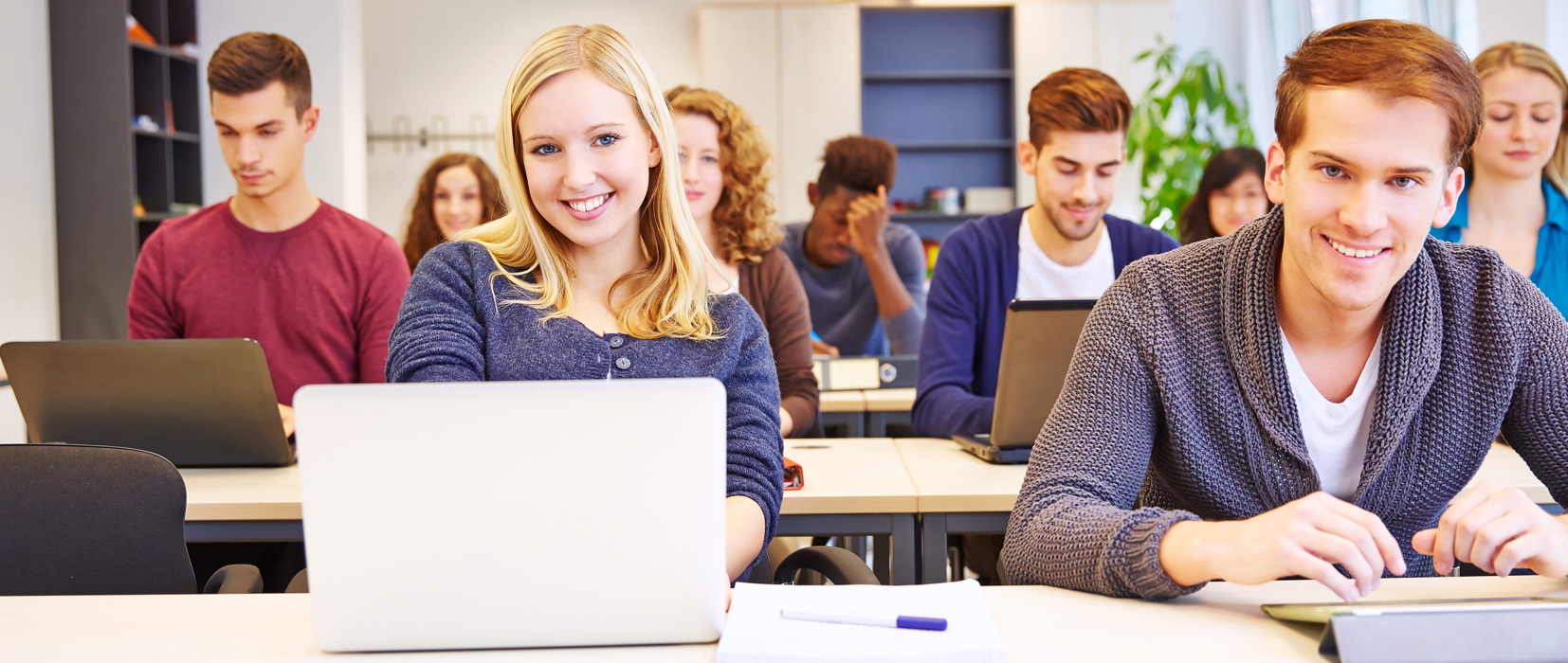 Einsatz von Computer und Internet in der Schule, shutterstock, 167999747